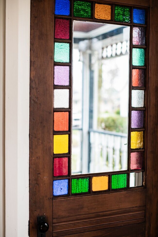 Foto del edificio - 3 bed 1.5 bath Downtown Valparaiso Home
