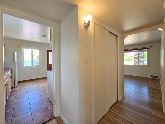 Building Photo - 1226 Vitalia St