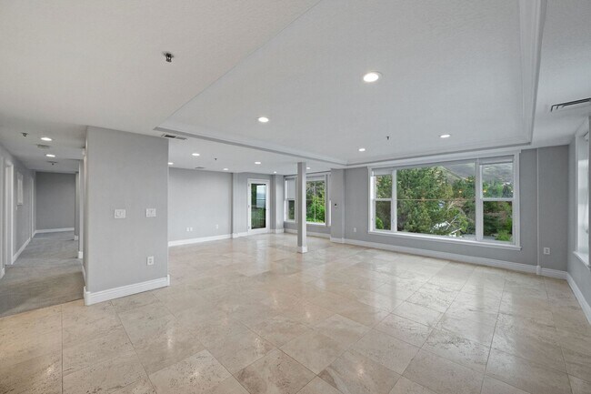 Foto del edificio - 3075 Kennedy Dr