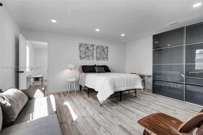 Foto del edificio - 1510 Normandy Dr