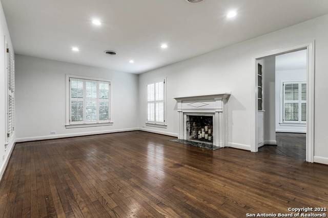 Building Photo - 303 Ridgemont Ave