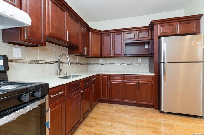 Building Photo - 90-02 Sutter Ave