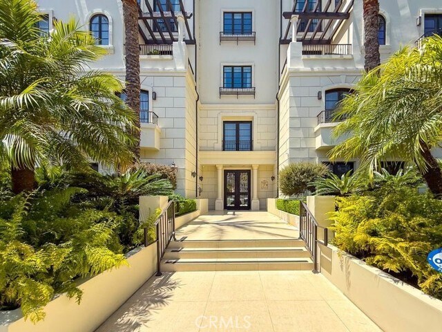 Foto del edificio - 443 N Palm Dr