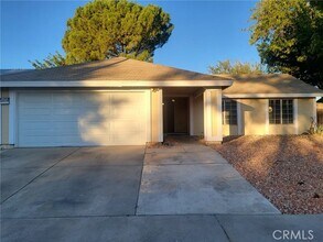 Building Photo - 44025 Glenraven Rd