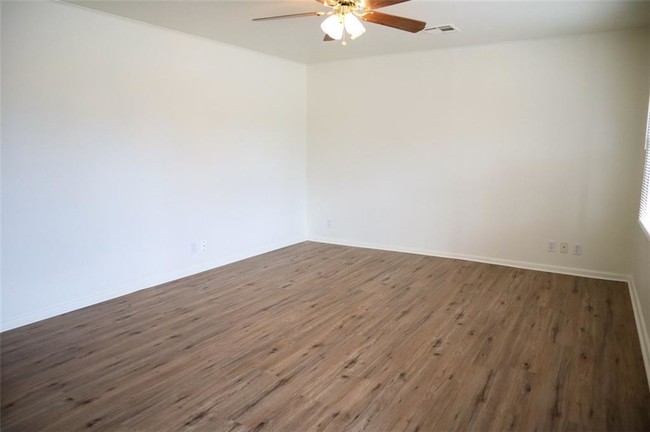 Foto del edificio - 5927 N MacArthur Blvd