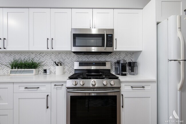 Building Photo - 11110 E Cove Cir