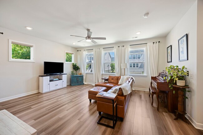 Foto del edificio - 210 Winding River Dr