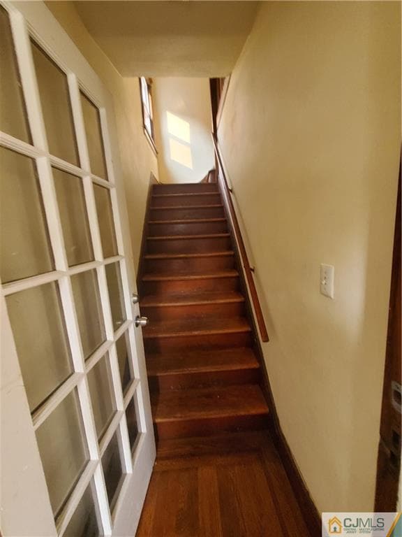 Primary Photo - 19 Watson Ave