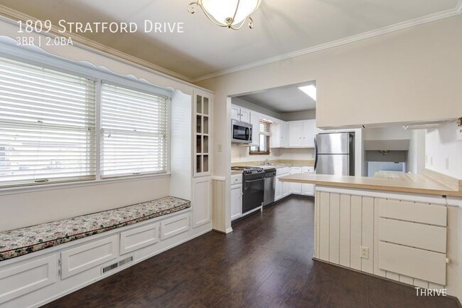 Building Photo - 1809 Stratford Dr