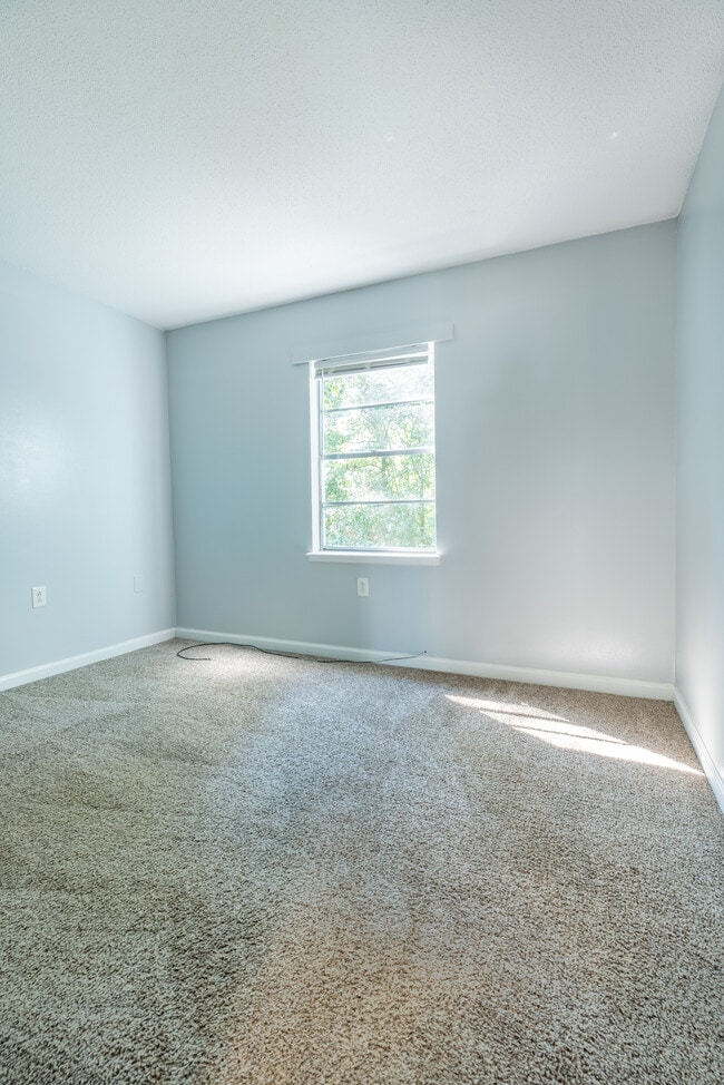 Building Photo - Silkwood Apartments