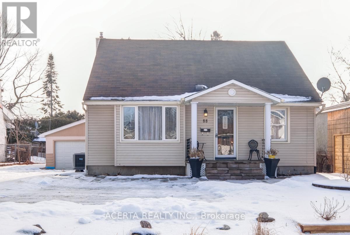 Photo principale - 88 Meadowlands Dr W