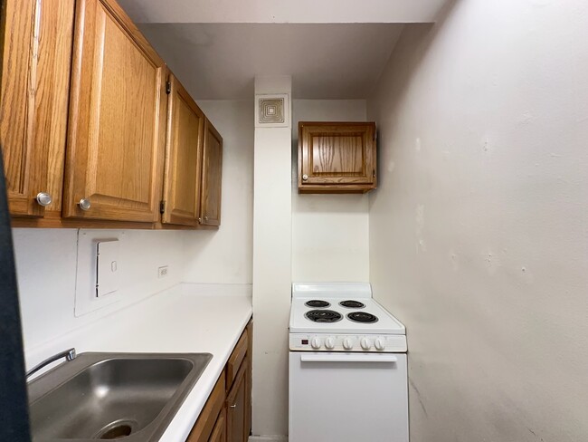 Building Photo - 4180 N Marine Dr