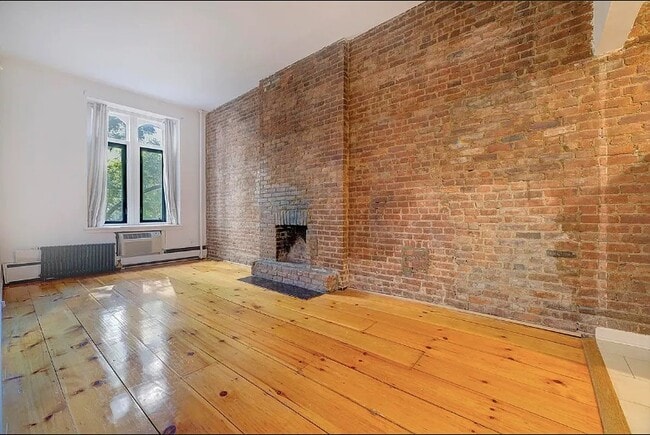 Building Photo - 106 E 30th St