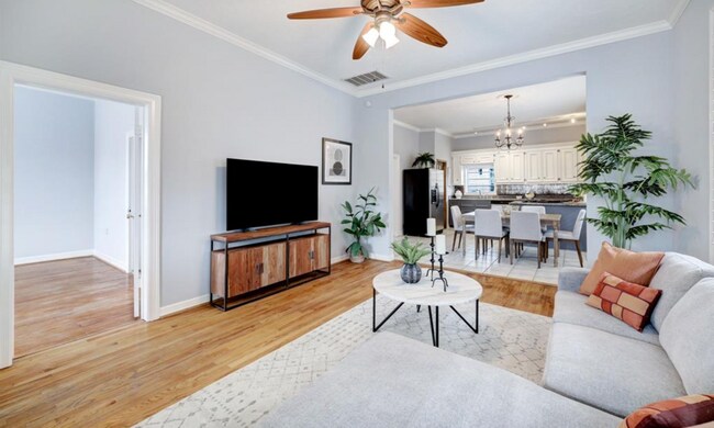 Building Photo - 3407 White Oak Dr