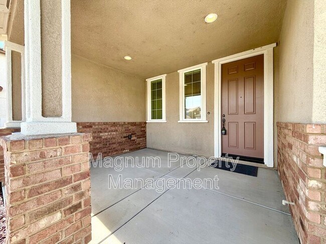 Foto del edificio - 34124 Thistlewood Ave