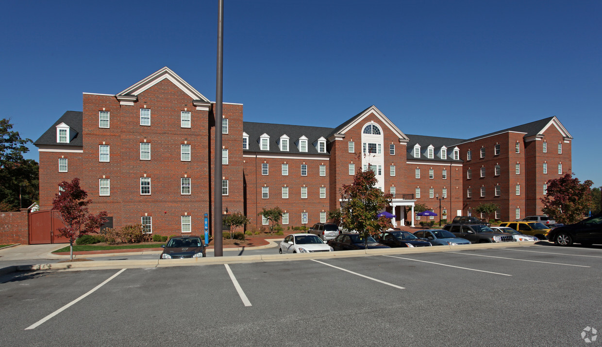 Building Photo - University Apartments