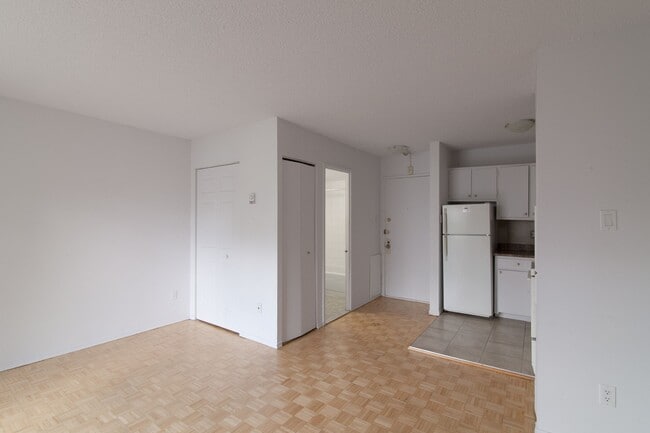 Building Photo - 1595 Rue Rachel E