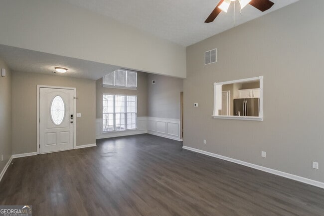 Building Photo - 492 Clearwater Way