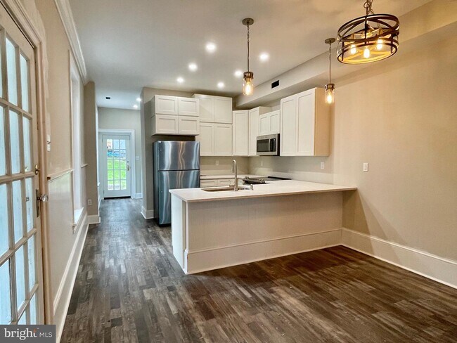 Foto del edificio - 216 S Main St