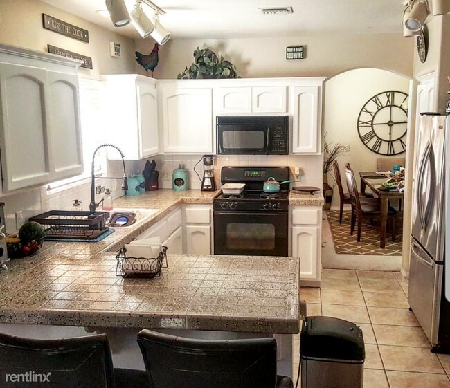 Building Photo - 4 br, 3 bath House - 2937 S. 47th Ave