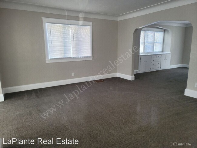 Building Photo - 4016 Overland Pkwy
