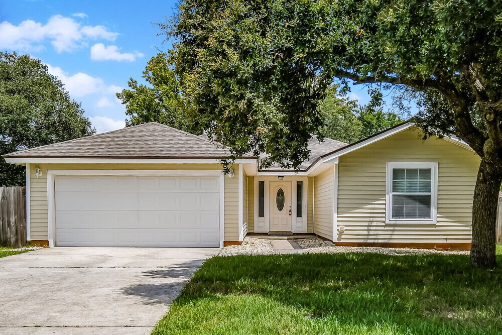 Primary Photo - 1755 Farm Way