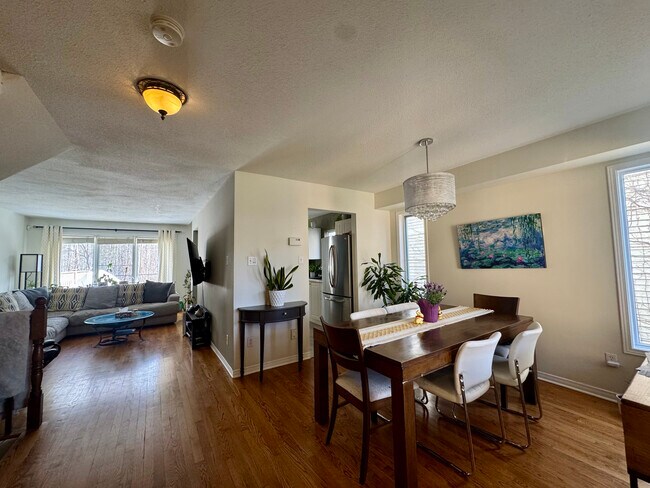 Photo du bâtiment - Orleans Townhome