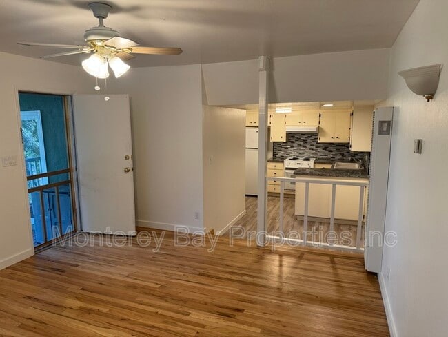 Building Photo - 395 Tabor Dr