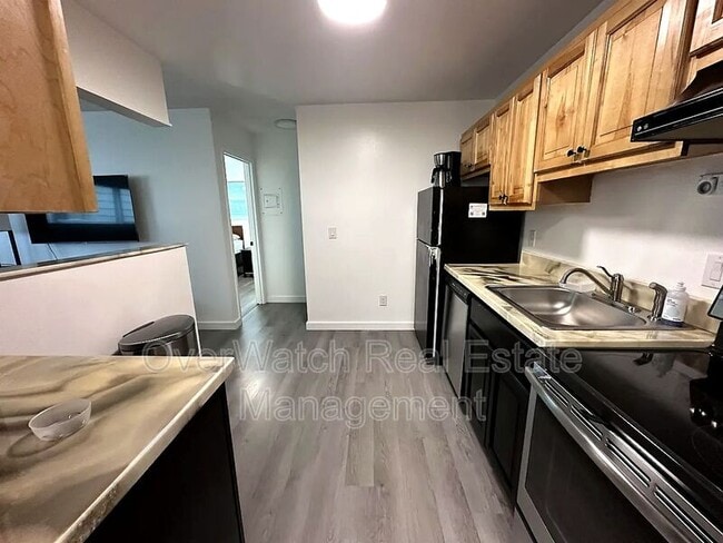 Building Photo - 3105 W 33rd Ave