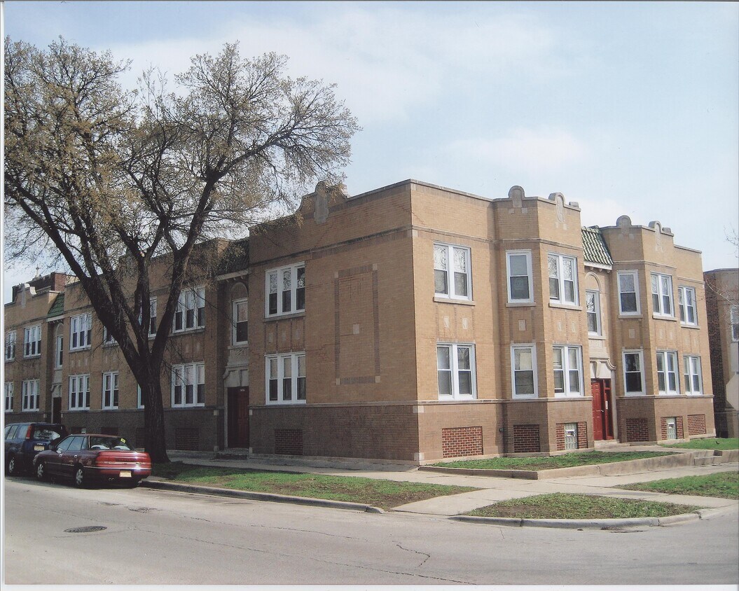 4856 W Deming Pl Unit 3, Chicago, IL 60639 Apartments in Chicago, IL