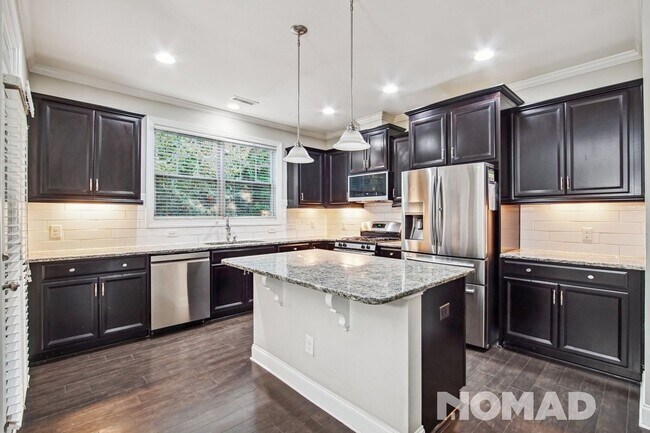 Foto del edificio - 355 Roberts Ridge Dr