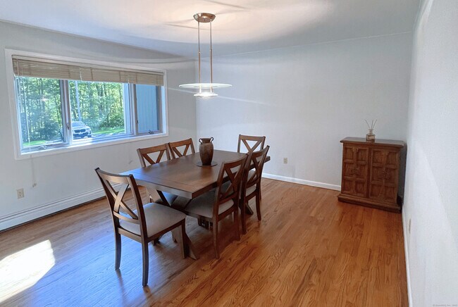 Building Photo - 48 E Starrs Plain Rd
