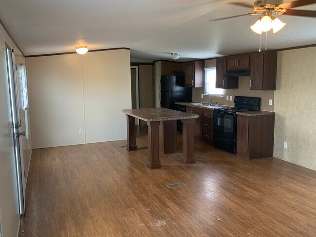 Foto del edificio - 3 bedroom 2 bath $750 a month