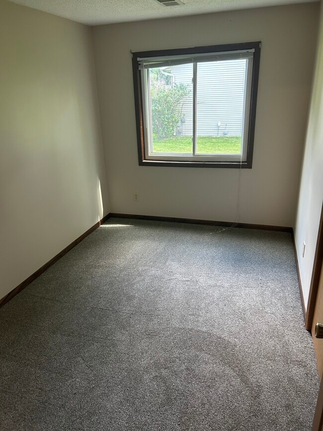 Bedroom 1 w/ closet - 16075 Joplin Ave