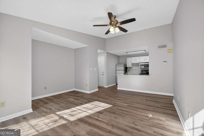 Foto del edificio - 423 Granville Ct