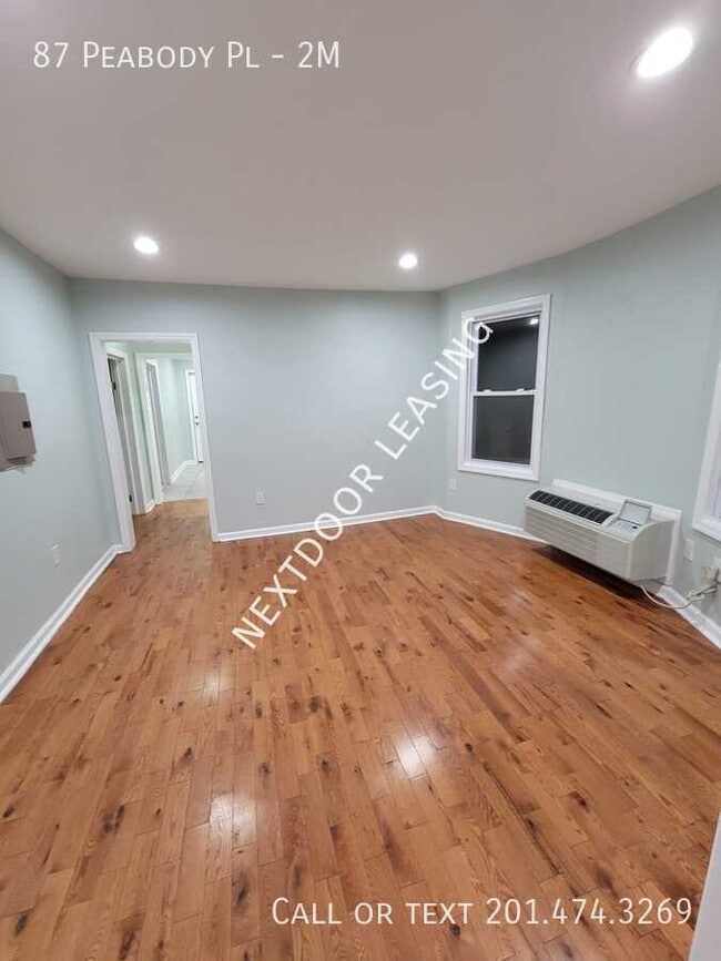 Foto del edificio - 87 Peabody Pl