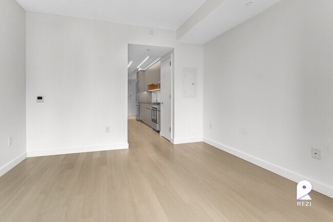 Foto del edificio - 2401 3rd Ave