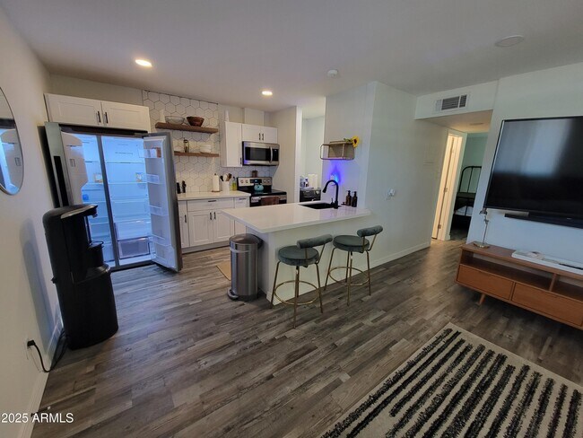 Foto del edificio - 3314 N 68th St