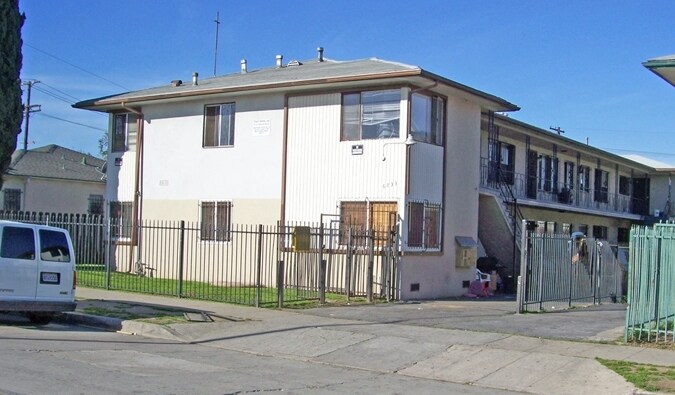 Building Photo - 6833 11th Ave