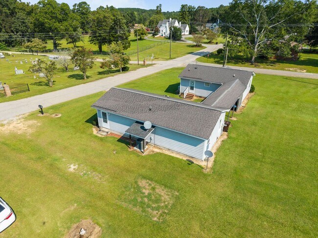 Foto del edificio - Two bedroom in Coats, NC!