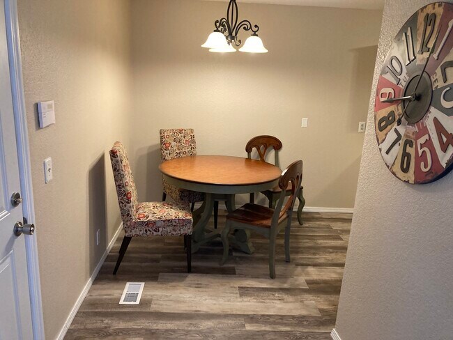 Building Photo - 3424 Quail Dr