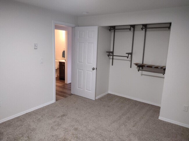 Foto del edificio - 219/221 Garden Ln