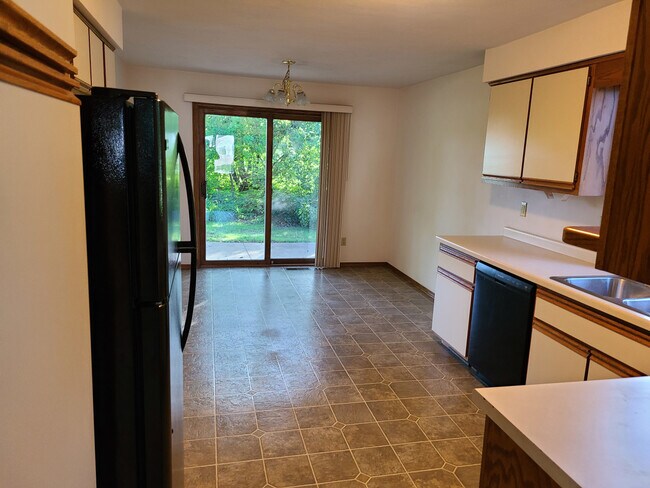 Building Photo - 9 Century Court