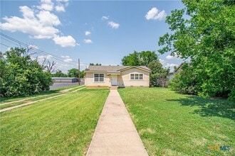 Building Photo - 2116 W Avenue D
