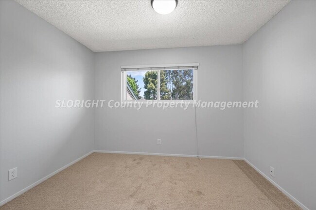 Building Photo - Charming 3BR/1.5BA Home in The Pines – Attached Garage & Private Patio