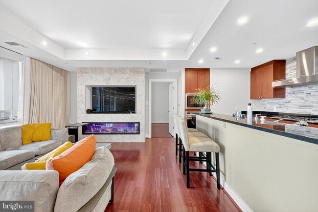 Building Photo - 6820 Wisconsin Ave