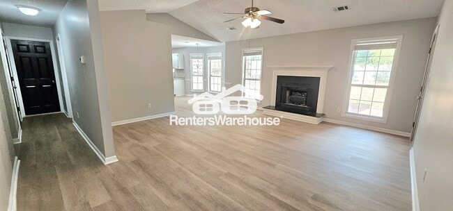 Building Photo - 5899 Meadow Ln