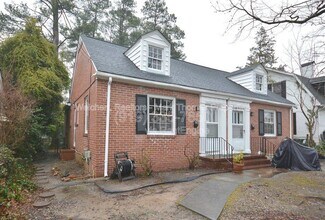 Building Photo - 2602 Vineyard St