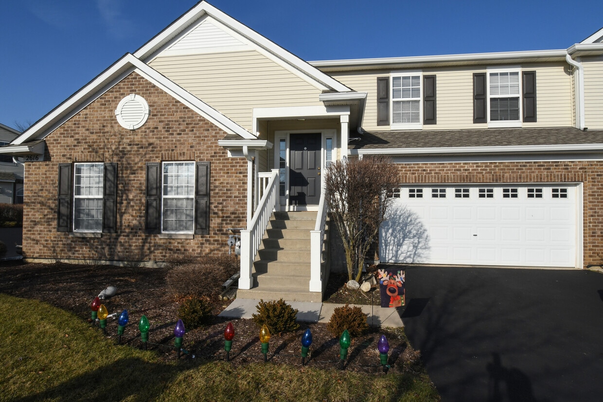 2614 Loren Ln Unit 2614, Algonquin, IL 60102 Condo for Rent in