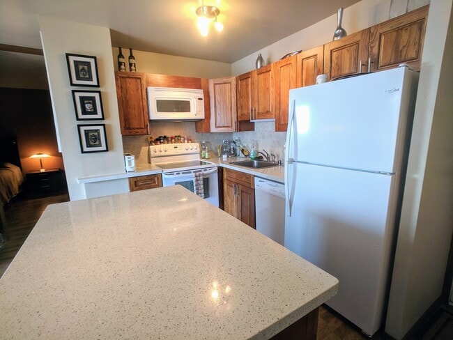 Photo - PAVILION AT WAIKIKI FULLY FURNISHED 1BD/1BA/1PK CENTRAL AC Apartment